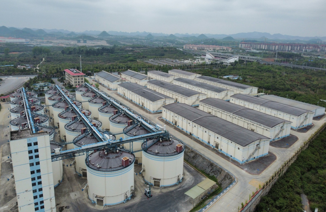 dji_fly_20240406-----西南糧食城已建成中央、省、貴陽(yáng)市三級(jí)儲(chǔ)備55萬(wàn)噸，其中，中央儲(chǔ)備糧貴陽(yáng)直屬庫(kù)15萬(wàn)噸，貴州省儲(chǔ)備糧管理總公司貴安中心庫(kù)20萬(wàn)噸；貴陽(yáng)市市級(jí)儲(chǔ)備20萬(wàn)噸。貴州日?qǐng)?bào)天眼.jpg